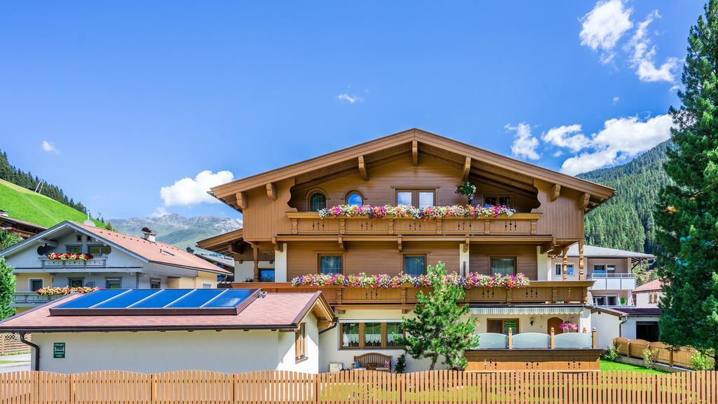 Haus Hochland Hotell Tux Eksteriør bilde
